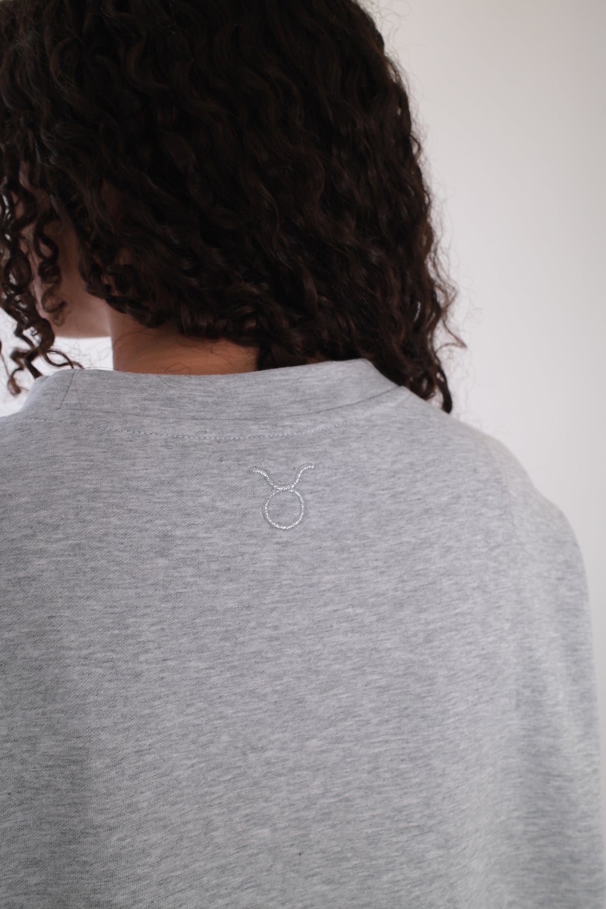 JUNO CREW SWEATSHIRT GREY