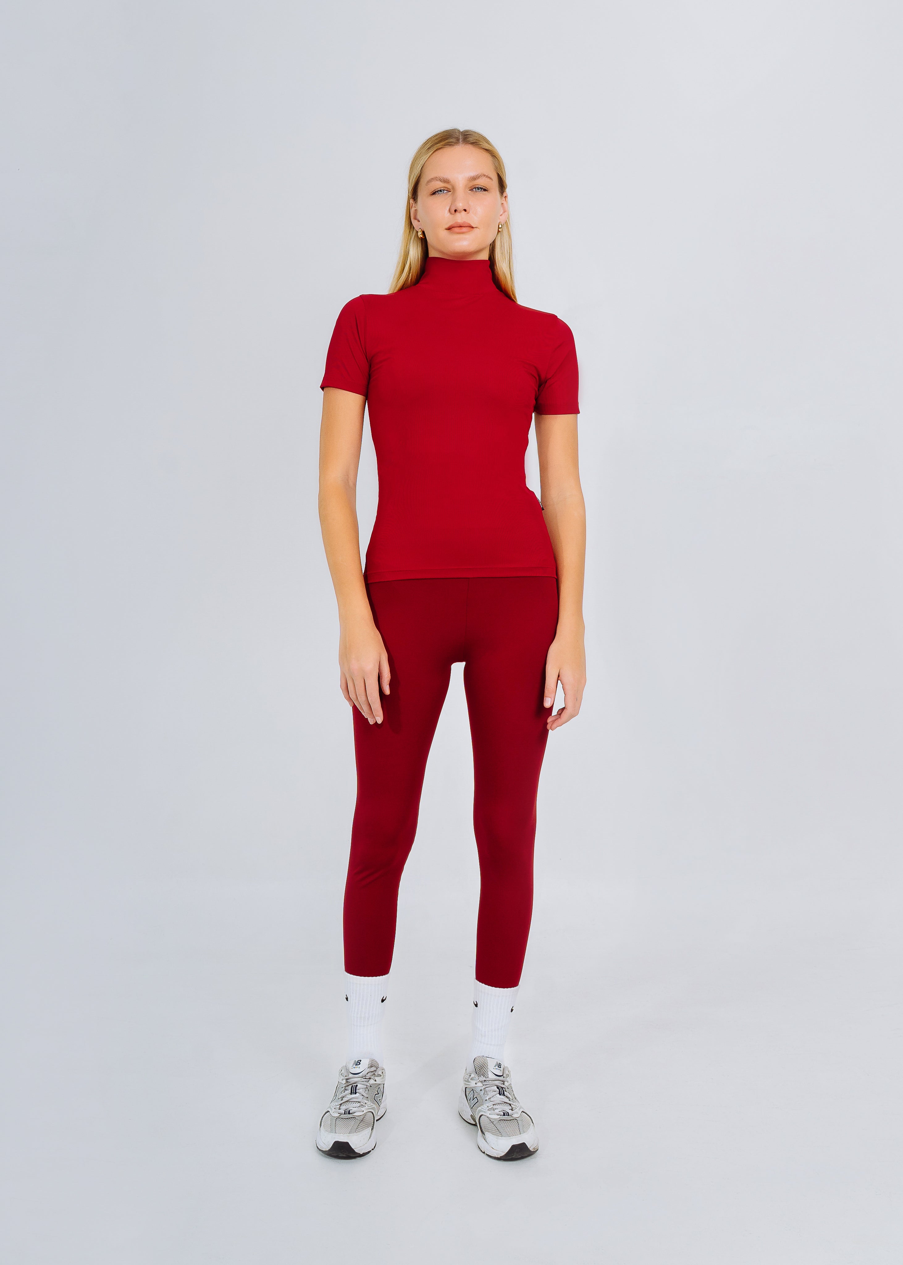 SWAN TURTLE NECK TOP DARK CHERRY